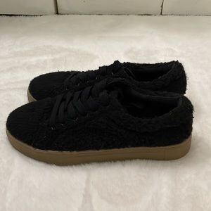 American Eagle Black Fuzzy Sherpa Sneakers